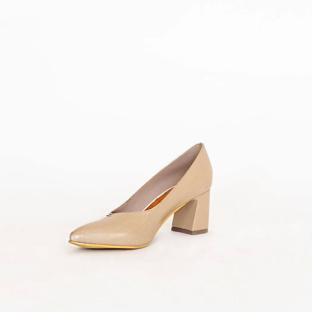 Antoinette block heel pumps in off white/tan leather womens shoes